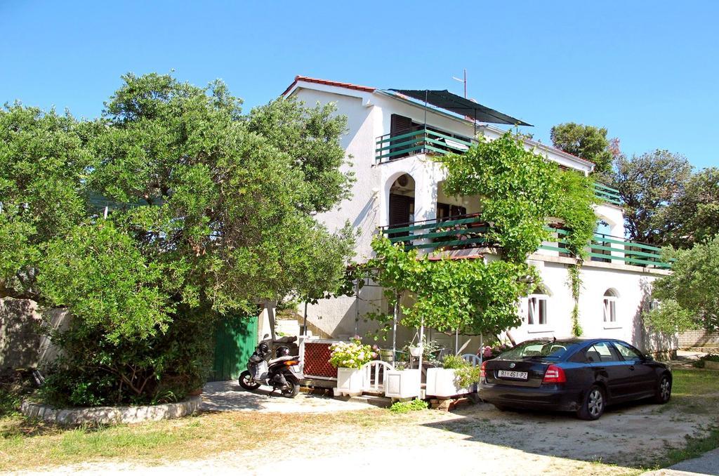 Apartments Ines Banjol Екстер'єр фото