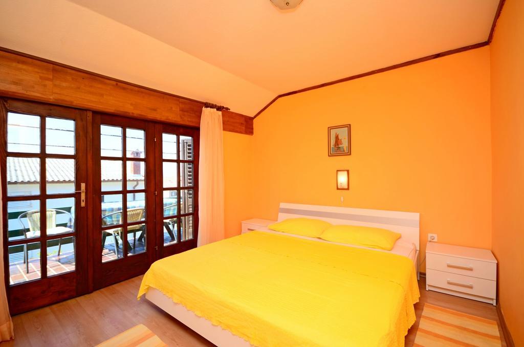 Apartments Ines Banjol Екстер'єр фото